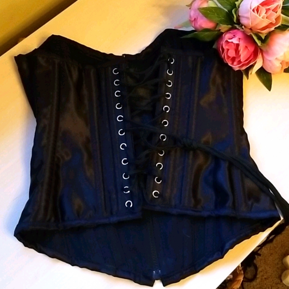 Sexy black corset, cinch in front easy zip in back
